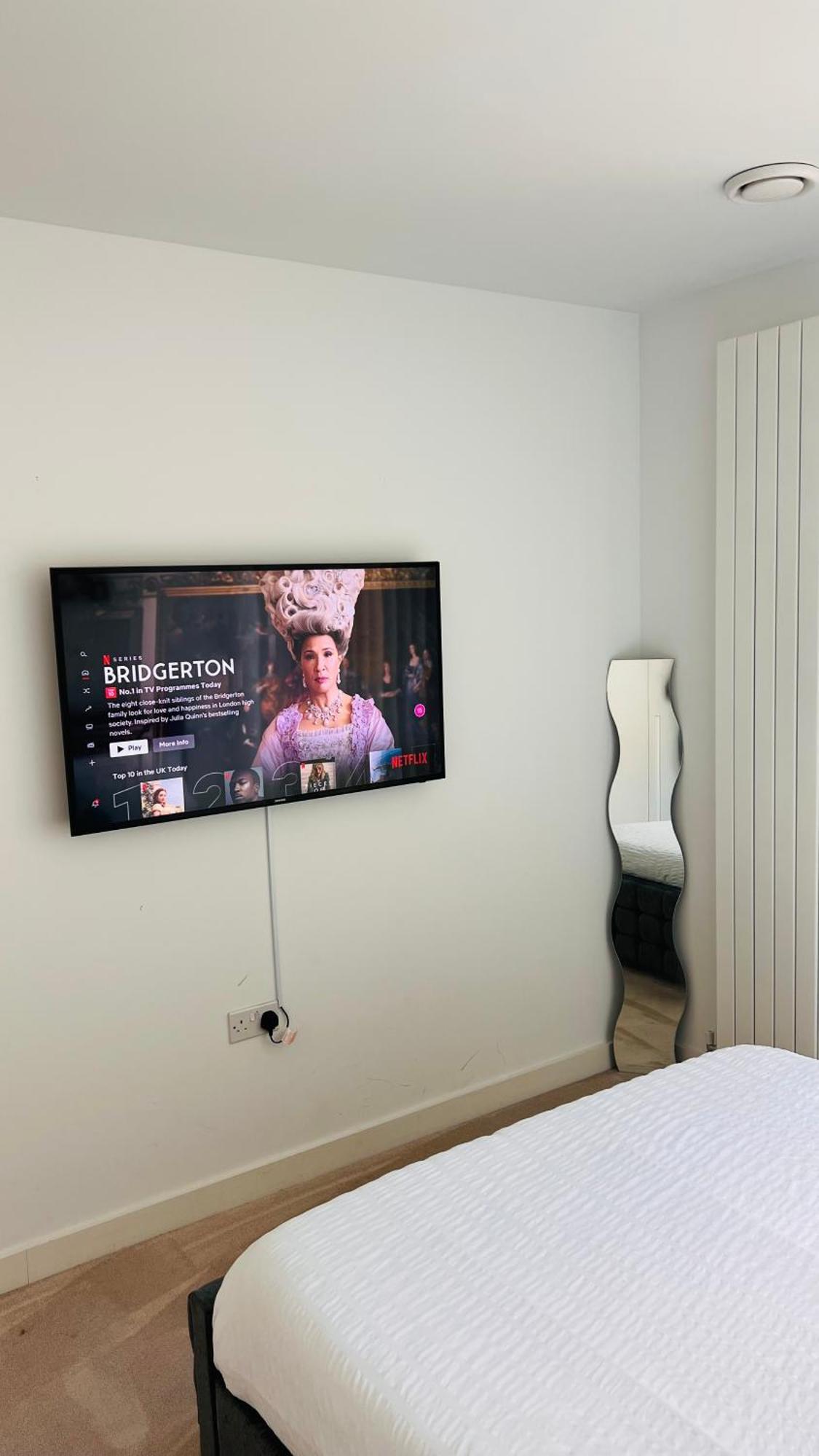 Lush Living - Double Room With Private Bathroom Лондон Екстер'єр фото