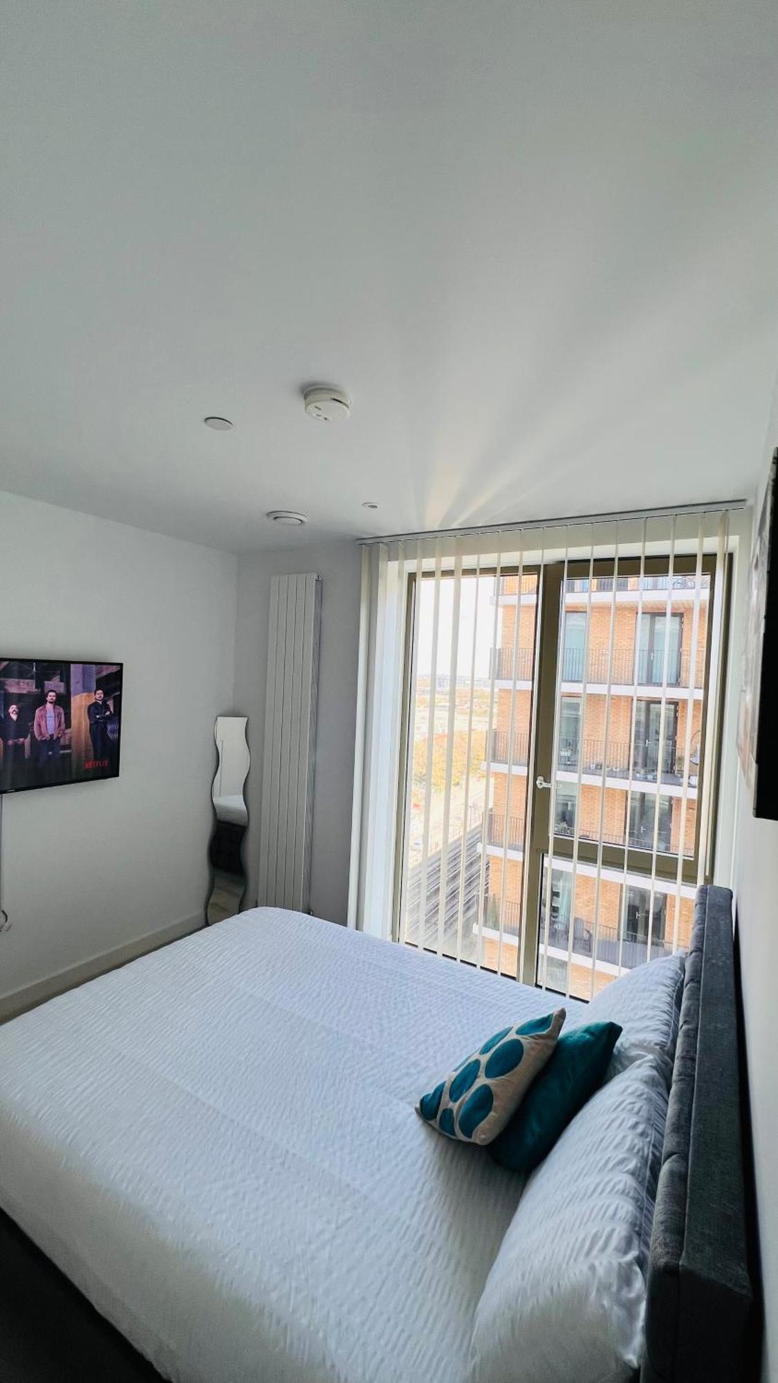 Lush Living - Double Room With Private Bathroom Лондон Екстер'єр фото