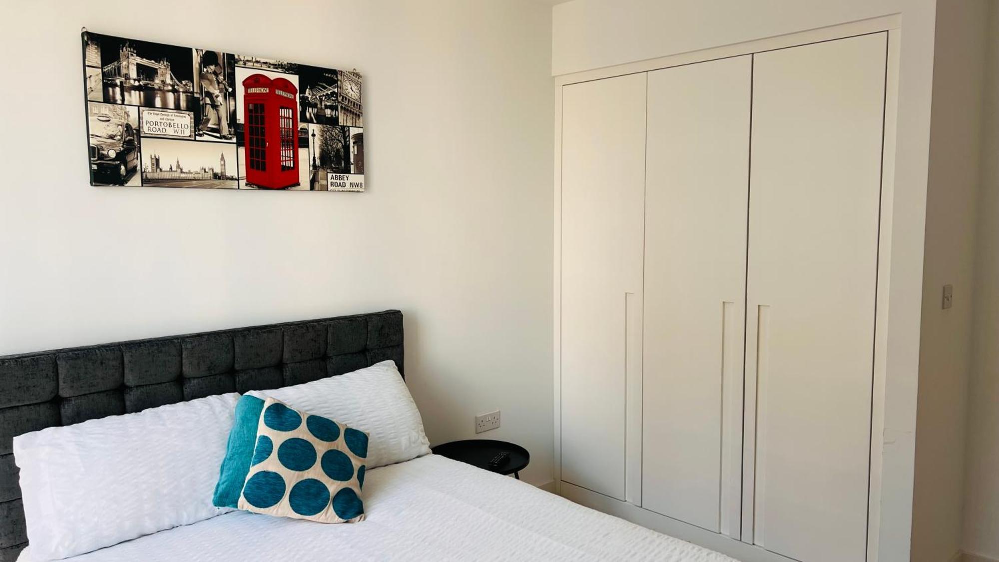 Lush Living - Double Room With Private Bathroom Лондон Екстер'єр фото